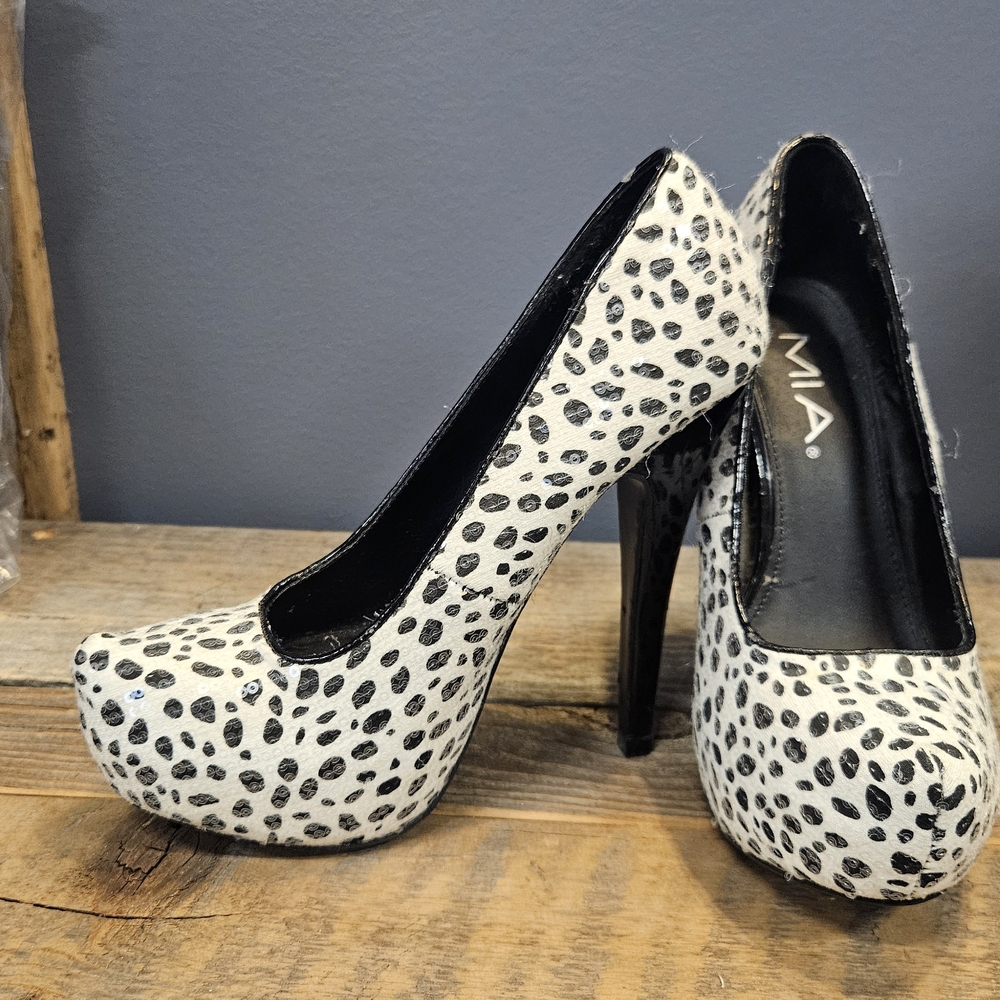 MIA Black and White Patterned Heels